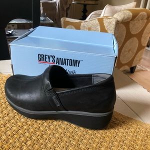 SoftWalk Grey Anatomy Shoe